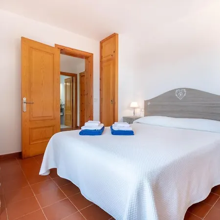 Chalet Con Piscina En Cala Blanca * Cala Blanca (Menorca)